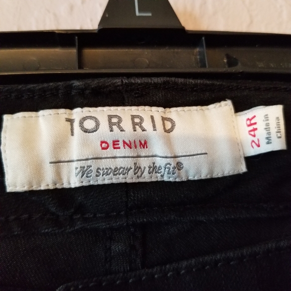 Torrid Barely Boot Black Rinse Jeans Size 24R stretch 5 pocket - Picture 6 of 8